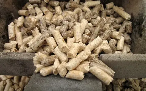 Jaki pellet do pieca na ekogroszek? Wybierz najlepszy i oszczędzaj