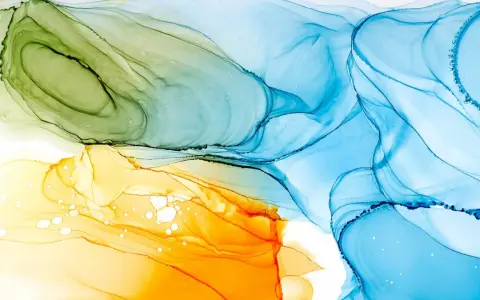 Dessin à l'encre abstrait aux couleurs vives : des volutes vertes, bleues et jaunes se mélangent, évoquant des vagues ou des nuages.