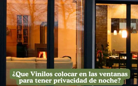 Ventanas con **cristales polarizados** que ofrecen privacidad, mostrando un interior acogedor con chimenea y muebles.