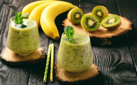 Koktajl borówkowo-bananowy: przepis, warianty i sekrety idealnej konsystencji