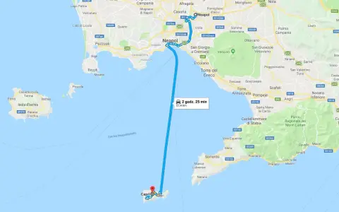 Trasa z Neapolu na wyspę Capri, podróż trwa 2 godziny 25 minut.