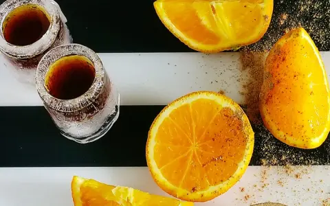 Jägermeister na ciepło: Odkryj smak! Przepisy, mity o przeziębieniu