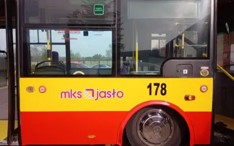Autobus MKS Jasło nr 178. Sprawdź pgzk jasiel jasło rozkład jazdy, by zaplanować podróż.
