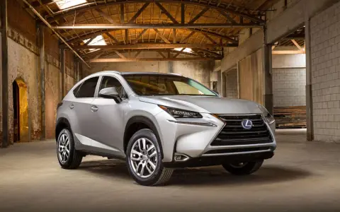 Lexus NX 300h: Bak 56l. Realne spalanie i zasięg czy wystarczy?