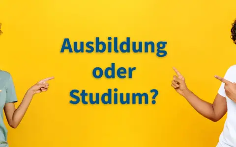 Zwei lächelnde junge Leute zeigen auf die Frage: Ausbildung oder Studium? Die Entscheidung für die Zukunft.