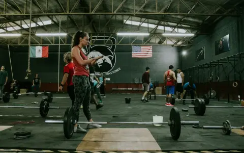 CrossFit: Jak często trenować? Maks. efekty, bez przetrenowania