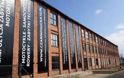 Muzeum motoryzacji Śląsk zaprasza na wystawę zabytkowych motocykli, samochodów i techniki.