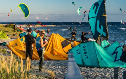 Kitesurfing: Ile kosztuje sprzęt? Nowy czy używany? Start od 3000 zł