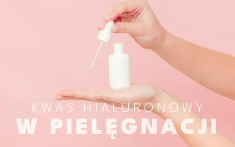 Dłonie trzymają buteleczkę z pipetką, z której kapie serum. Kwas hialuronowy w pielęgnacji skóry.