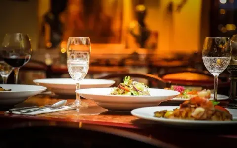Kielce: Najlepsze restauracje, tanie obiady i regionalne smaki