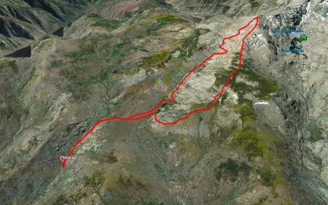 La ruta Morezón se muestra en rojo sobre un paisaje montañoso, comenzando en "Inicio" y ascendiendo hacia el Refugio y la Laguna Grande.