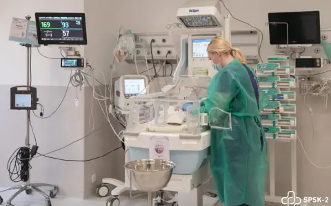 Jak pobrać mocz od niemowlaka chłopca? Prosto i bez stresu!