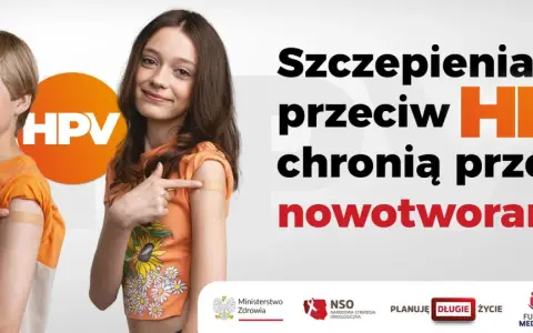 Dwoje dzieci z plastrami po szczepieniu HPV. Napis: "Szczepienia przeciw HPV chronią przed nowotworami".
