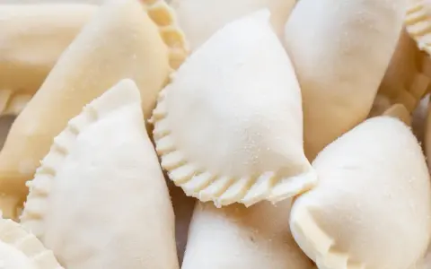 Jak mrozić ugotowane pierogi? Prosty sposób na zachowanie smaku