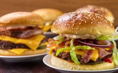 Jak zrobić kotlety do burgerów? Przepis na mistrzowski smak