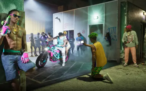 Wyczekiwana gra: młodzi ludzie w neonowych strojach, motocykl, broń i dym.