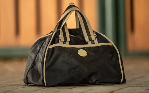 Torba na kask jeździecki: Jaka ochroni go najlepiej? Poradnik