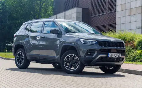 Jak upewnić się, że Twój Jeep nie ma akcji serwisowych do wykonania