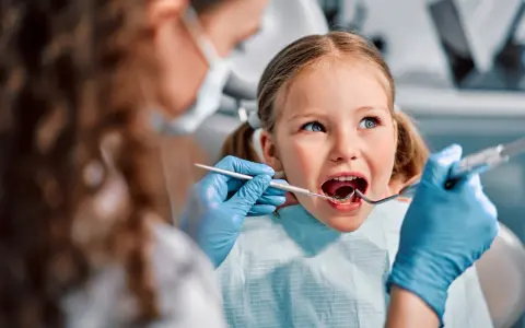 Stomatologia co na NFZ: co warto wiedzieć o dostępnych usługach