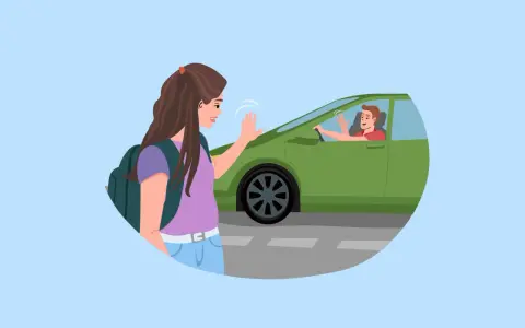 Una chica con mochila se despide con la mano, diciendo "chao en francés", a un chico en un coche verde.