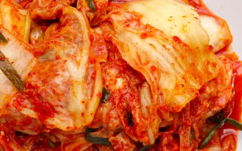 Kimchi: Co to jest? Smak, zdrowie i jak jeść koreański superfood