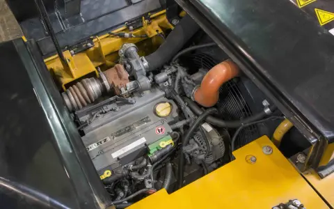 Koparka: Sprawdź poziom oleju hydraulicznego uniknij awarii!