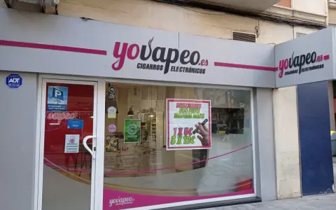 Tienda "yovapeo.es" de cigarros electrónicos. Venden atomizadores y otros productos para vapear.
