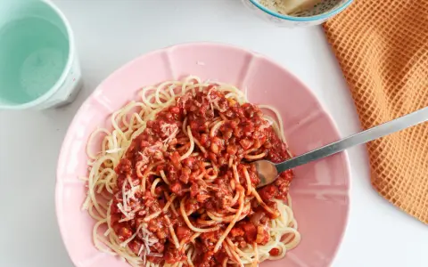 Spaghetti po bolońsku: prosty przepis na pyszne danie bez błędów