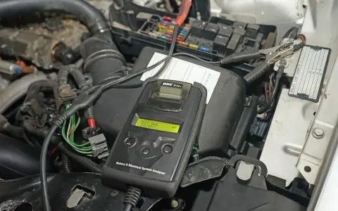 Czy można odpalić auto na prostowniku? Ryzyko i bezpieczne alternatywy