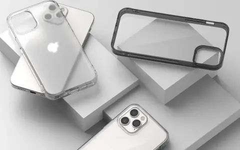 Przezroczyste i przyciemniane etui na telefon iPhone. Idealna ochrona dla Twojego smartfona.