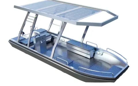 Ein modernes Boot mit Solarpaneelen auf dem Dach. Diese solar boote sind ideal für umweltfreundliche Ausflüge auf dem Wasser.