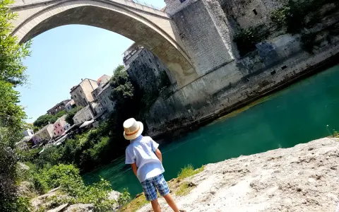 Mostar: Co warto kupić? Odkryj sekrety bazarów i lokalne smaki