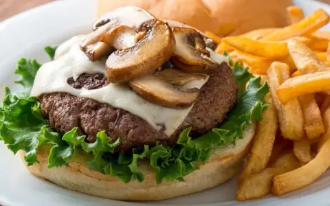 Sekret idealnego domowego hamburgera: Przepis, który pokocha Twój smak