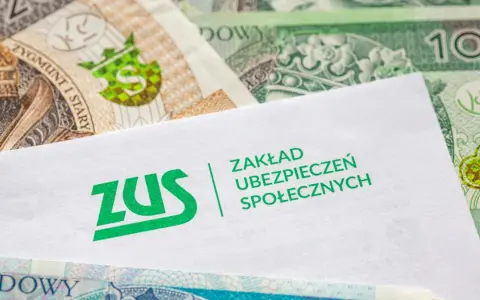ZUS, czyli Zakład Ubezpieczeń Społecznych, na tle polskich banknotów. Czy to oznacza, że l4 co to jest, jest związane z pieniędzmi?