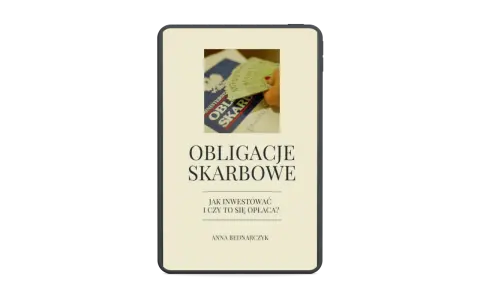 Grafika przedstawia ekran telefonu z napisem "Obligacje Skarbowe" i dłonią trzymającą banknoty.
