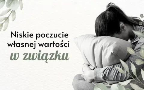 Smutna kobieta tuli poduszkę, czując się jakbym była nieszczęśliwa w małżeństwie. Niskie poczucie własnej wartości w związku.