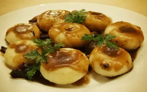 Kluski śląskie: kalorie i dieta. Jak jeść ulubione danie zdrowo?