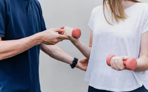 Fizjoterapeuta czy rehabilitant? Nie daj się zmylić! Kluczowe różnice