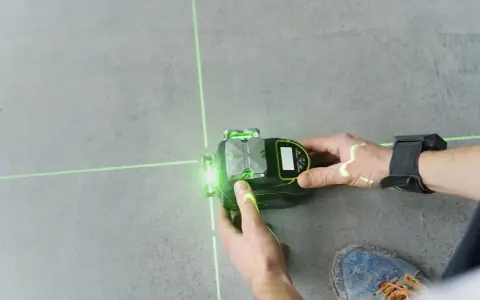 Poziomica do płytek: Laser czy tradycyjna? Wybór profesjonalisty