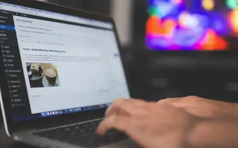 Gdzie pisać bloga? Odkryj najlepsze platformy i uniknij błędów