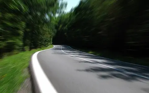Jak znieść długą podróż autokarem i cieszyć się komfortem w drodze