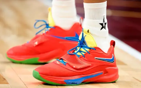 Największe buty świata: Rekordy, gwiazdy NBA i gdzie kupić w Polsce
