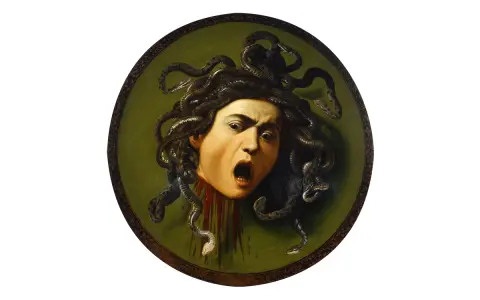 La tête coupée de la gorgone Méduse, aux cheveux de serpents, hurle de terreur sur un fond vert.
