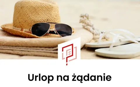 Słomkowy kapelusz, okulary przeciwsłoneczne i klapki na plaży. Idealny zestaw na urlop na żądanie.