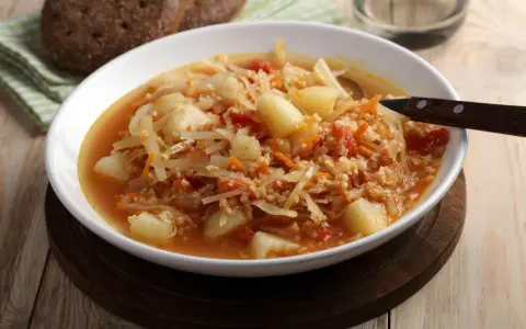 Kapuśniak czy kwaśnica? Rozwiej wątpliwości i wybierz zupę!