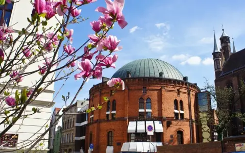 Planetarium Toruń: Jak zaplanować wizytę? Seanse, bilety, wystawy