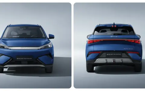 Niebieski SUV BYD ATTO 3 EVO widziany z przodu i z tyłu.
