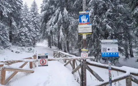 Szlaki w Karkonoszach: Sprawdź dostępność i uniknij lawin