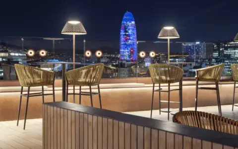 Hotel Pere IV en Barcelona: comodidad y servicios excepcionales
