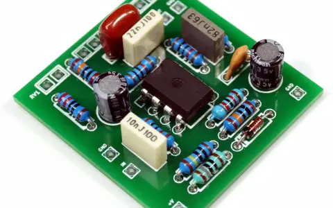 Efekty DIY: Stwórz unikalne brzmienia bez skomplikowanej elektroniki